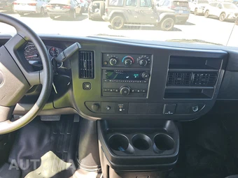 2025 GMC Savana 2500 Cargo Van 1WT 135.0" WB - miniatura 11