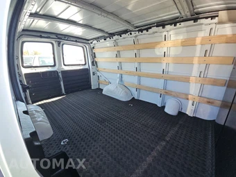 2025 GMC Savana 2500 Cargo Van 1WT 135.0" WB - miniatura 13