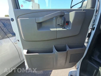 2025 GMC Savana 2500 Cargo Van 1WT 135.0" WB - miniatura 9