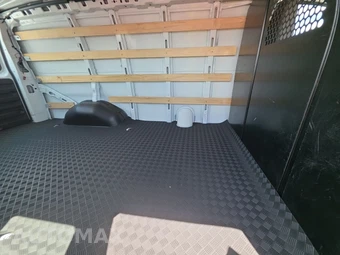 2025 GMC Savana 2500 Cargo Van 1WT 135.0" WB - miniatura 13