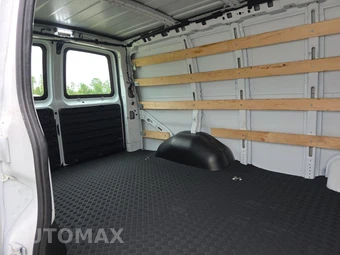 2025 GMC Savana 2500 Cargo Van 1WT 135.0" WB - miniatura 14