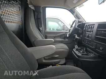 2025 GMC Savana 2500 Cargo Van 1WT 135.0" WB - miniatura 8