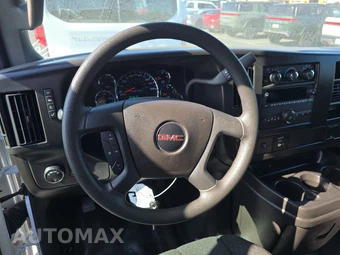 2025 GMC Savana 2500 Cargo Van 1WT 135.0" WB - miniatura 10