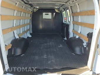 2025 GMC Savana 2500 Cargo Van 1WT 135.0" WB - miniatura 16