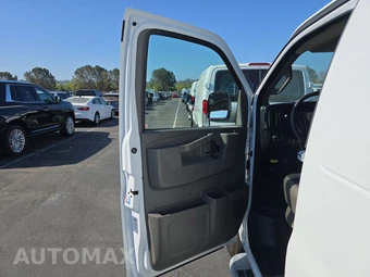 2025 GMC Savana 2500 Cargo Van 1WT 135.0" WB - miniatura 9