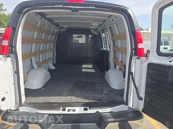 2025 GMC Savana 2500 Cargo Van 1WT 135.0" WB - miniatura 16