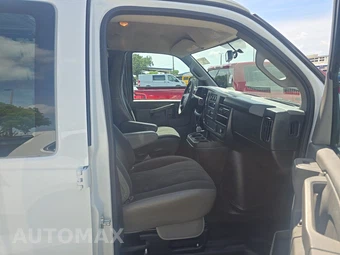 2025 GMC Savana 2500 Cargo Van 1WT 135.0" WB - miniatura 8