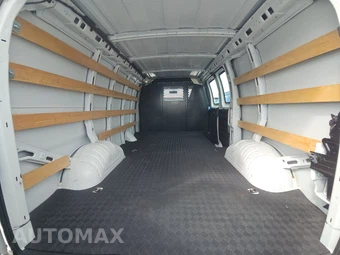 2025 GMC Savana 2500 Cargo Van 1WT 135.0" WB - miniatura 15