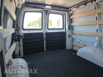 2025 GMC Savana 2500 Cargo Van 1WT 135.0" WB - miniatura 13