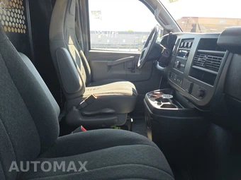 2025 GMC Savana 2500 Cargo Van 1WT 135.0" WB - miniatura 8