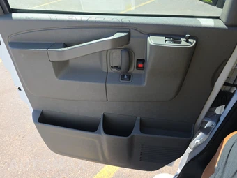 2025 GMC Savana 2500 Cargo Van 1WT 135.0" WB - miniatura 9