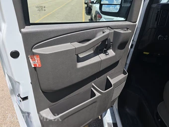 2025 GMC Savana 2500 Cargo Van 1WT 135.0" WB - miniatura 9