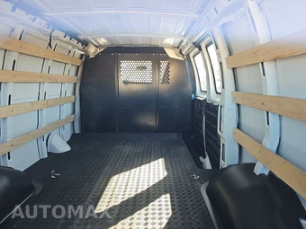 2025 GMC Savana 2500 Cargo Van 1WT 135.0" WB - miniatura 15