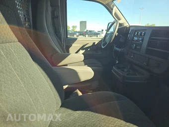 2025 GMC Savana 2500 Cargo Van 1WT 135.0" WB - miniatura 8