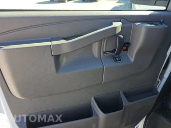2025 GMC Savana 2500 Cargo Van 1WT 135.0" WB - miniatura 9