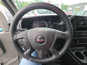 2025 GMC Savana 2500 Cargo Van 1WT 135.0" WB - miniatura 10