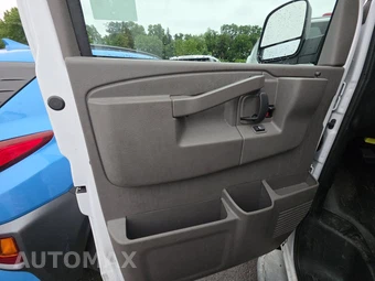 2025 GMC Savana 2500 Cargo Van 1WT 135.0" WB - miniatura 9