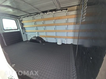 2025 GMC Savana 2500 Cargo Van 1WT 135.0" WB - miniatura 13