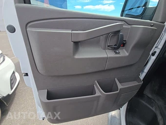 2025 GMC Savana 2500 Cargo Van 1WT 135.0" WB - miniatura 9