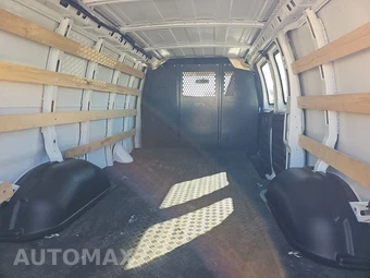 2025 GMC Savana 2500 Cargo Van 1WT 135.0" WB - miniatura 15