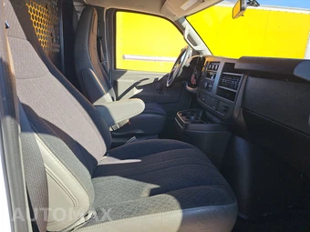 2025 GMC Savana 2500 Cargo Van 1WT 135.0" WB - miniatura 8