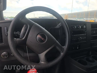 2025 GMC Savana 2500 Cargo Van 1WT 135.0" WB - miniatura 10
