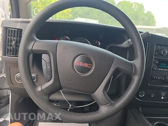 2025 GMC Savana 2500 Cargo Van 1WT 135.0" WB - miniatura 10