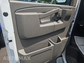 2025 GMC Savana 2500 Cargo Van 1WT 135.0" WB - miniatura 9