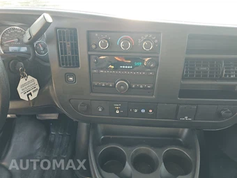 2025 GMC Savana 2500 Cargo Van 1WT 135.0" WB - miniatura 11