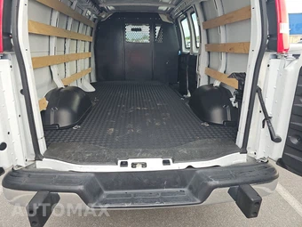 2025 GMC Savana 2500 Cargo Van 1WT 135.0" WB - miniatura 15