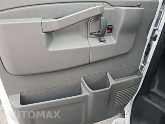 2025 GMC Savana 2500 Cargo Van 1WT 135.0" WB - miniatura 9
