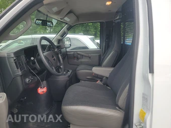 2025 GMC Savana 2500 Cargo Van 1WT 135.0" WB - miniatura 7