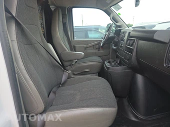 2025 GMC Savana 2500 Cargo Van 1WT 135.0" WB - miniatura 8