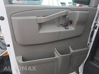 2025 GMC Savana 2500 Cargo Van 1WT 135.0" WB - miniatura 9