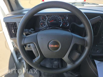 2025 GMC Savana 2500 Cargo Van 1WT 135.0" WB - miniatura 10