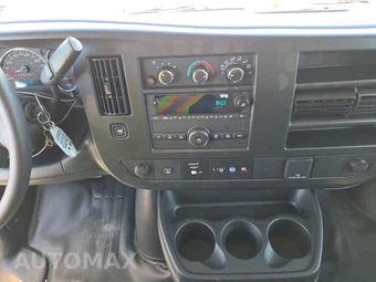 2025 GMC Savana 2500 Cargo Van 1WT 135.0" WB - miniatura 11