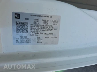2025 GMC Savana 2500 Cargo Van 1WT 135.0" WB - miniatura 13