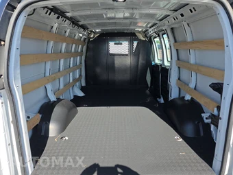 2025 GMC Savana 2500 Cargo Van 1WT 135.0" WB - miniatura 15