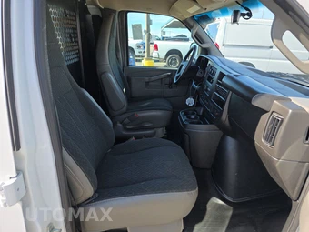 2025 GMC Savana 2500 Cargo Van 1WT 135.0" WB - miniatura 8