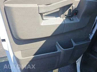 2025 GMC Savana 2500 Cargo Van 1WT 135.0" WB - miniatura 9