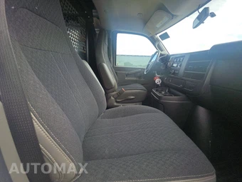 2025 GMC Savana 2500 Cargo Van 1WT 135.0" WB - miniatura 8