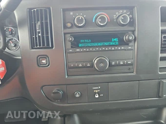 2025 GMC Savana 2500 Cargo Van 1WT 135.0" WB - miniatura 11