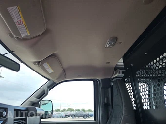 2025 GMC Savana 2500 Cargo Van 1WT 135.0" WB - miniatura 17