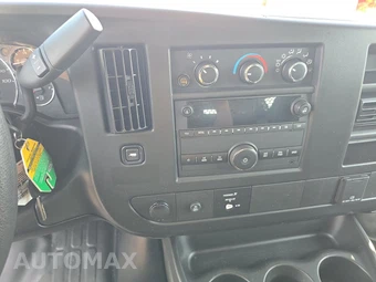 2025 GMC Savana 2500 Cargo Van 1WT 135.0" WB - miniatura 11