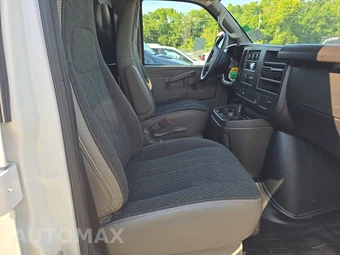 2025 GMC Savana 2500 Cargo Van 1WT 135.0" WB - miniatura 8