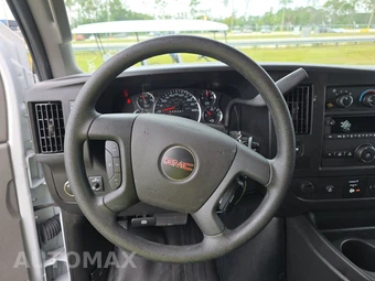 2025 GMC Savana 2500 Cargo Van 1WT 135.0" WB - miniatura 10
