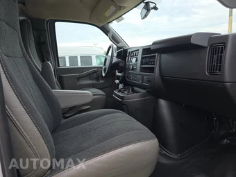 2025 GMC Savana 2500 Cargo Van 1WT 135.0" WB - miniatura 8