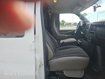 2025 GMC Savana 2500 Cargo Van 1WT 135.0" WB - miniatura 8