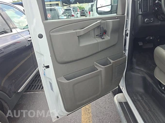 2025 GMC Savana 2500 Cargo Van 1WT 135.0" WB - miniatura 9