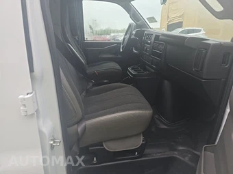 2025 GMC Savana 2500 Cargo Van 1WT 135.0" WB - miniatura 8